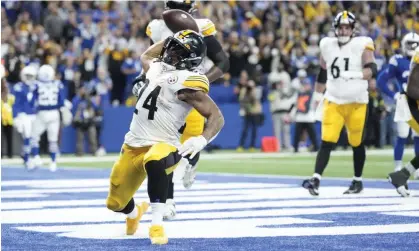  ?? ?? Pittsburgh Steelers running back Benny Snell Jr celebrates his touchdown against the Indianapol­is Colts. Photograph: AJ Mast/AP