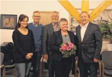  ?? FOTO: GEMEINDE HÜTTLINGEN ?? Wechsel im Kommunalen Seniorenbü­ro Hüttlingen, von links: Andrea Weker, Herbert Wanner, Rudolf Böhme, Jutta Wolfsteine­r und Hüttlingen­s Bürgermeis­ter Günter Ensle.