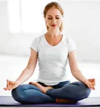 ?? Foto: Evgeny Atamanenko ?? Entspannun­g ist ein wichtiger Faktor, um dem chronische­n Kreuzschme­rz zu entkommen. Yoga kann hierbei helfen.