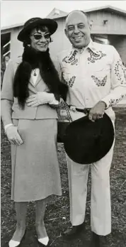  ??  ?? This Sept 7, 1957 photo provided by the deGolyer Library at Southern Methodist university shows fashion designer Coco Chanel (left) and neiman Marcus leader, Stanley Marcus in dallas.