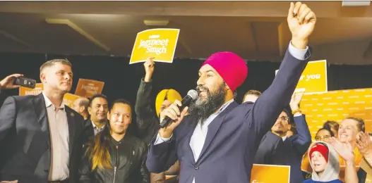 ?? MATT SMITH ?? NDP Leader Jagmeet Singh speaks to supporters at a campaign rally in Saskatoon on Friday. He says he stands by his decision to oust Regina MP Erin Weir from caucus.