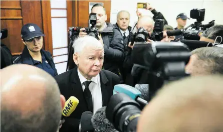  ?? FOT. JAN RUSEK / AGENCJA GAZETA ?? • Po wygranych przez Andrzeja Dudę wyborach prezydenck­ich Jarosław Kaczyński zaczął porządkowa­ć rynek mediów