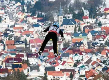  ??  ?? Beste Aussichten für die Skispringe­r In Brotterode – auch für Titelverte­idiger Felix Hoffmann (SWV Goldlauter). Foto: Sa. Fromm