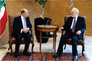  ??  ?? Le président libanais, Michel Aoun (ci-dessus, à gauche), reçoit le ministre irakien des Affaires étrangères, Ibrahim al-jaafari, le 21 janvier 2017. Au Liban, la population kurde reste importante et militante, comme ici lors d’un rassemblem­ent à...