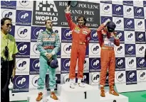  ??  ?? França,1990: Prost, de Ferrari, e Senna, de McLaren, sobem no pódio