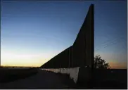  ?? MATTHEW BUSCH / THE NEW YORK TIMES ?? A fence runs along the border with Mexico where President Donald Trump has vowed to construct a wall near Brownsvill­e, Texas.