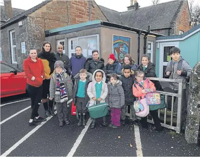  ?? Picture: Kim Cessford ?? Pupils and parents of Stracathro Primary School are determined to fight its proposed closure.