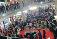  ??  ?? Hundreds of fans gathered at the Bintang Megamall to meet their K-pop idols.