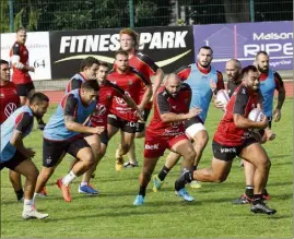  ?? (Photos Patrick Blanchard) ?? Le combat s’annonce rude pour les avants du RCT face à une équipe de Leicester réputée pour son travail devant.