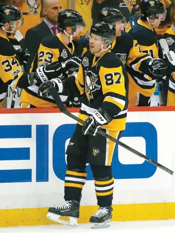  ??  ?? Sidney Crosby a mené les Penguins à une victoire de 4 à 1 hier face aux Blue Jackets.