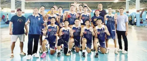  ?? ?? Members of the ILOPRISAA secondary boys basketball team, represente­d by Hua Siong College of Iloilo Red Phoenix.