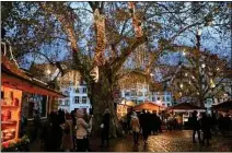  ??  ?? Les rues de Strasbourg s’apprêtent à accueillir plus de deux millions de visiteurs pour le marché de Noël.