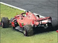  ??  ?? Salida de pista de Suzuka y el enfado de Arrivabene. El Gran Premio de Japón fue una gran pesadilla para Vettel y Ferrari