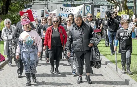  ?? MURRAY WILSON/STUFF ?? Kiwi women with advanced breast cancer want the Government to approve funding for ‘‘desperatel­y needed’’ medicines. They delivered two petitions on the subject to Parliament yesterday.
