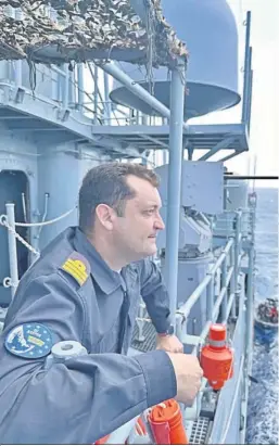  ?? ARMADA ?? El comandante de la fragata ‘Victoria’ durante el despliegue.