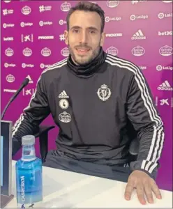  ??  ?? Kiko Olivas en la sala de prensa de Zorrilla tras la sesión de ayer.