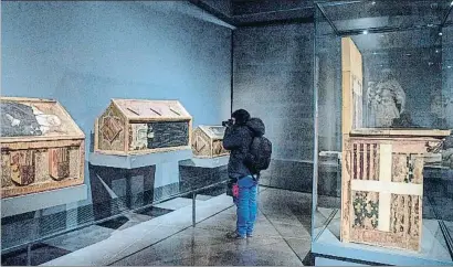  ?? ADRIA ROPERO / EFE ?? Tres caixes sepulcrals del Museu de Lleida que formen part de les 44 peces procedents de Sixena
