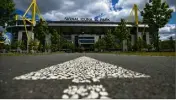  ?? Le stade de Dortmund attend les joueurs. Mais pas les spectateur­s... (Photo AFP) ??