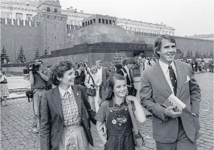  ?? Picture: ALAMY ?? MEDIA CIRCUS: Samantha Smith with parents Jane Reed and Arthur Smith in Red Square, Moscow, in 1983