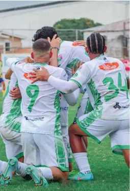  ?? ?? BRILLANTE. El Platense goleó al CD Choloma y se mantiene en la cima de la zona del valle de Sula en el grupo C del Ascenso.