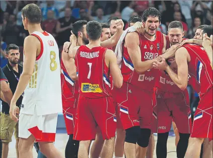  ?? FOTO: EFE ?? celebrando la victoria conseguida ayer ante Rusia en la semifinal del Eurobasket 2017