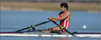  ?? PIC: MONIRUL BHUIYAN.PRESSPHOTO ?? Navigating the waters: Canoeing faces challenges in its bid to take the sport to the people