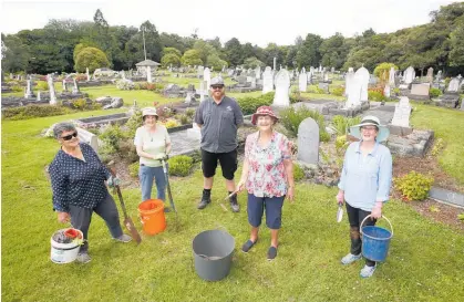  ?? Photo / Michael Cunningham ?? Friends of the Maunu Cemetery gardening group (from left) Kathy Baker, Nancy Hawks, Hayden Parr, Pat Gavin and Raewyn Bell.