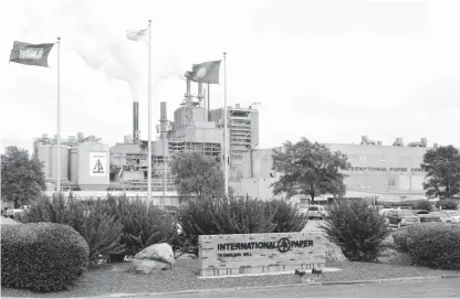  ?? Submitted photo ?? Internatio­nal Paper team members work diligently to make progress in three key areas: People, Planet and Performanc­e. For 45 years, the Coated Paperboard Mill in Domino, Texas, has been continuous­ly improving in each area.