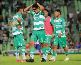  ?? ROLANDO RIESTRA ?? Santiago Núñez se lamenta al final del partido.