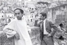  ??  ?? Pier Paolo Pasolini.
En Matera recreó la geografía de Palestina para su película “El Evangelio según San Mateo”.