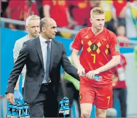  ?? FOTO: EFE ?? Roberto Martínez, con Kevin de Bruyne Son el técnico y uno de los cracks de Bélgica