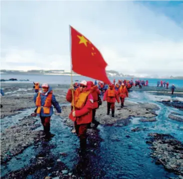  ??  ?? China's first Antarctic expedition in 1984.