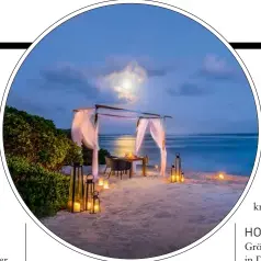  ??  ?? Ein Traum: romantisch­es Strand-dinner für zwei im »Anantara Resort« auf Mauritius.