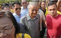  ?? - Reuters ?? CONTROVERS­Y: Malaysia’s opposition coalition prime ministeria­l candidate Mahathir Mohamad arrives at a protest against a controvers­ial proposal to redraw electoral boundaries near the Parliament House in Kuala Lumpur, Malaysia on March 28, 2018.