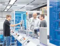  ?? FOTO: SZ ?? So könnte die Lernfabrik 4.0 aussehen, die Schüler auf die Neuerungen in der Industrie vorbereite­n soll.