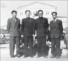  ?? ?? Jiang Zemin (second from right) lines up with colleagues at Stalin Automobile Factory in Moscow. He worked there as an intern in 1955 and 1956.