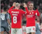  ?? ?? João Mário à direita e Aursnes à esquerda foram motores do futebol encarnado em 22/23. A máquina ressentiu-se da alteração