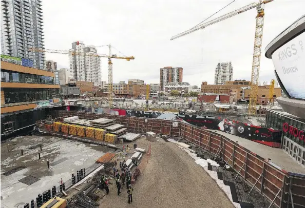  ?? PHOTOS: IAN KUCERAK ?? Constructi­on work continues at a frenetic pace as the Ice District developmen­t continues to take shape downtown.