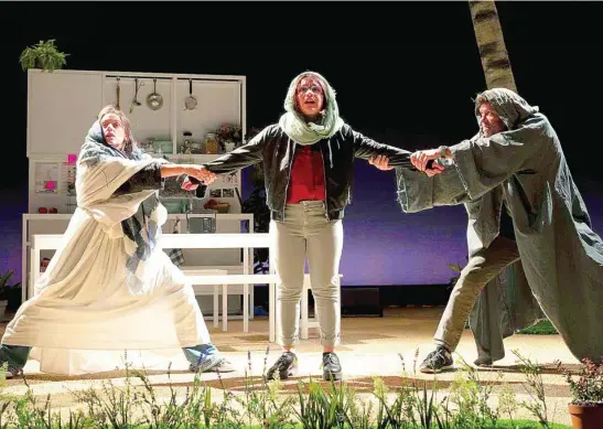  ?? TNC MAY ZIRKUS ?? Imagen de la obra teatral «Mare de sucre», de la autora Clàudia Debó