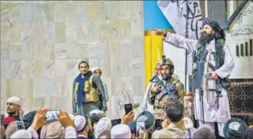  ?? GETTY IMAGE ?? Khalil al-Rahman Haqqani, a leader of the Taliban affiliated Haqqani network and a USA-designated terrorist deliver his sermon to a large congregati­on at the Pul-I-Khishti Mosque in Kabul on August 20.