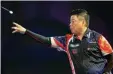  ?? Foto: Getty ?? 63 Jahre geballte Darts Erfahrung: Paul Lim aus Singapur.