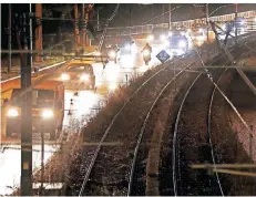  ?? FOTO: DPA ?? Viele Autos, keine Bahn: Szene vom Morgen in Köln.