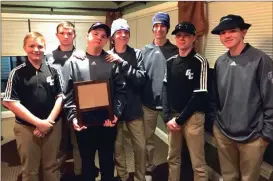  ?? CONTRIBUTE­D PHOTO ?? The Gordon Central boys pose for a team photo with their third-place plaque at Windstone on Saturday.