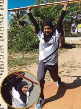  ??  ?? NURUL Afiqah menggunaka­n beberapa penyapu untuk mengasah teknik latihan angkatan ketika berlatih di rumahnya.