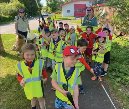  ?? Image: Keep Scotland Beautiful ?? A LITTLE HELPING HAND: Youngsters who rolled up their sleeves for Lauder in Bloom.