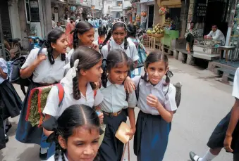  ??  ?? Schoolgirl­s in Udaipur, Rajasthan, 1999