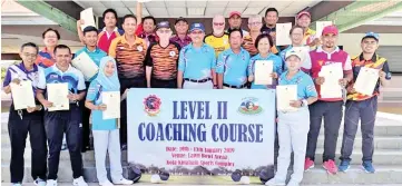  ??  ?? The participan­ts, instructor­s and organising committee with Ladislaus (centre, front) at the end of the course in Likas yesterday.