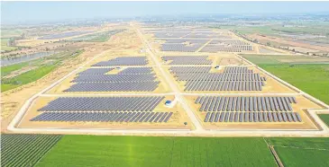  ??  ?? B.Grimm Yanhee Solar Power Plant Co’s solar farm in Nakhon Pathom province.