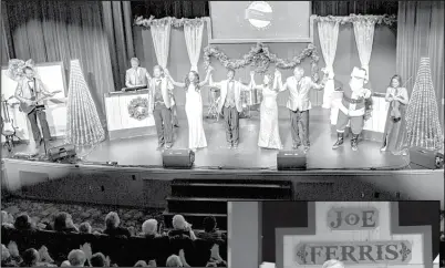  ?? Submitted photos ?? ABOVE: The cast of last year’s Medora Christmas show takes a curtain call following one of its performanc­es.
RIGHT: Producer Bill Sorenson plays to the crowd during a stop on last year’s travelling Medora Christmas show.