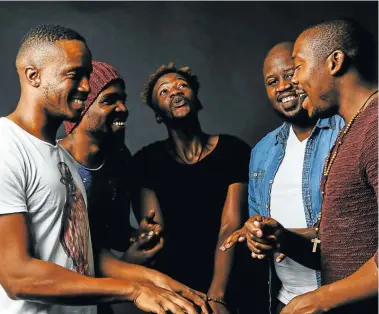  ?? Picture: MOELETSI MABE ?? DOING WHAT THEY LOVE: Skabz, Mthae, Atomza, Simz and Keke